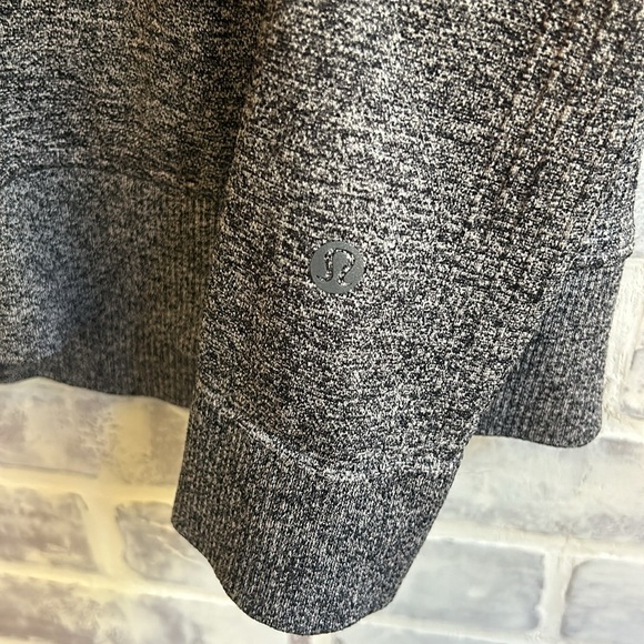 Lululemon Mens Engineered Warmth Long-Sleeve Crew Wool Blend Gray Size Medium - Picture 8 of 8
